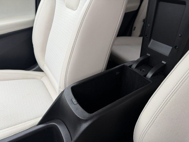 Used 2022 Summit White Buick Select image 21