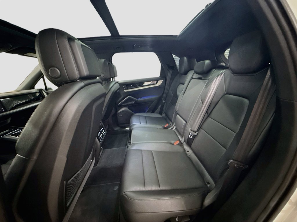Used 2025 White Porsche  image 25