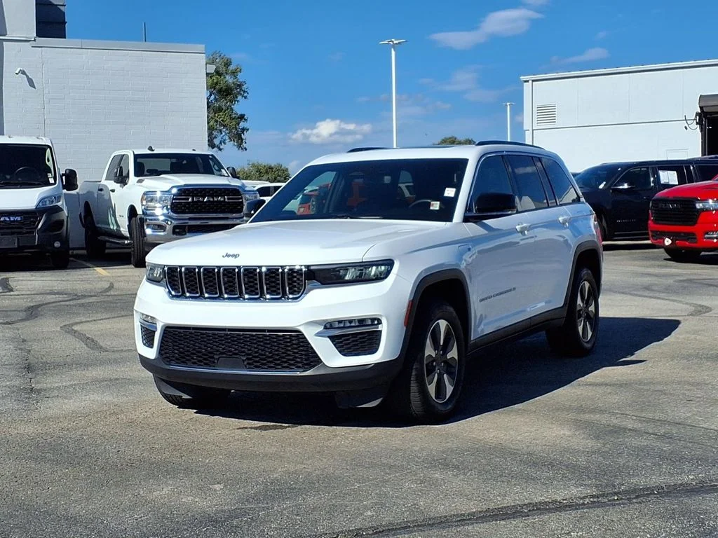 Used 2024 Jeep Grand Cherokee 4xe with VIN 1C4RJYB64R8518230 for sale in Kansas City