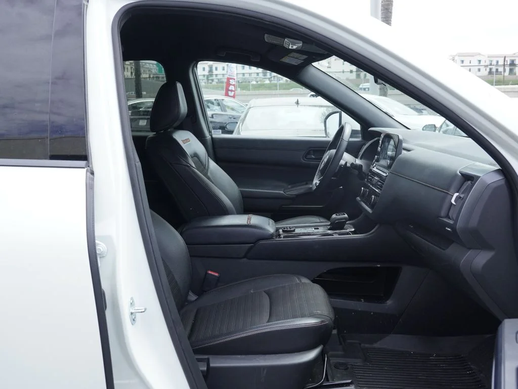 Used 2024 White Nissan Rock Creek image 19