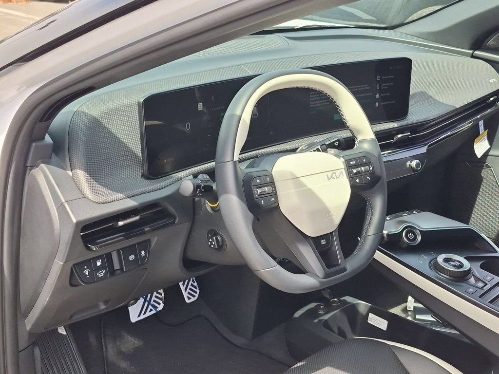 New 2026 Glacial White Pearl / Black Ro Kia GT-LINE image 10