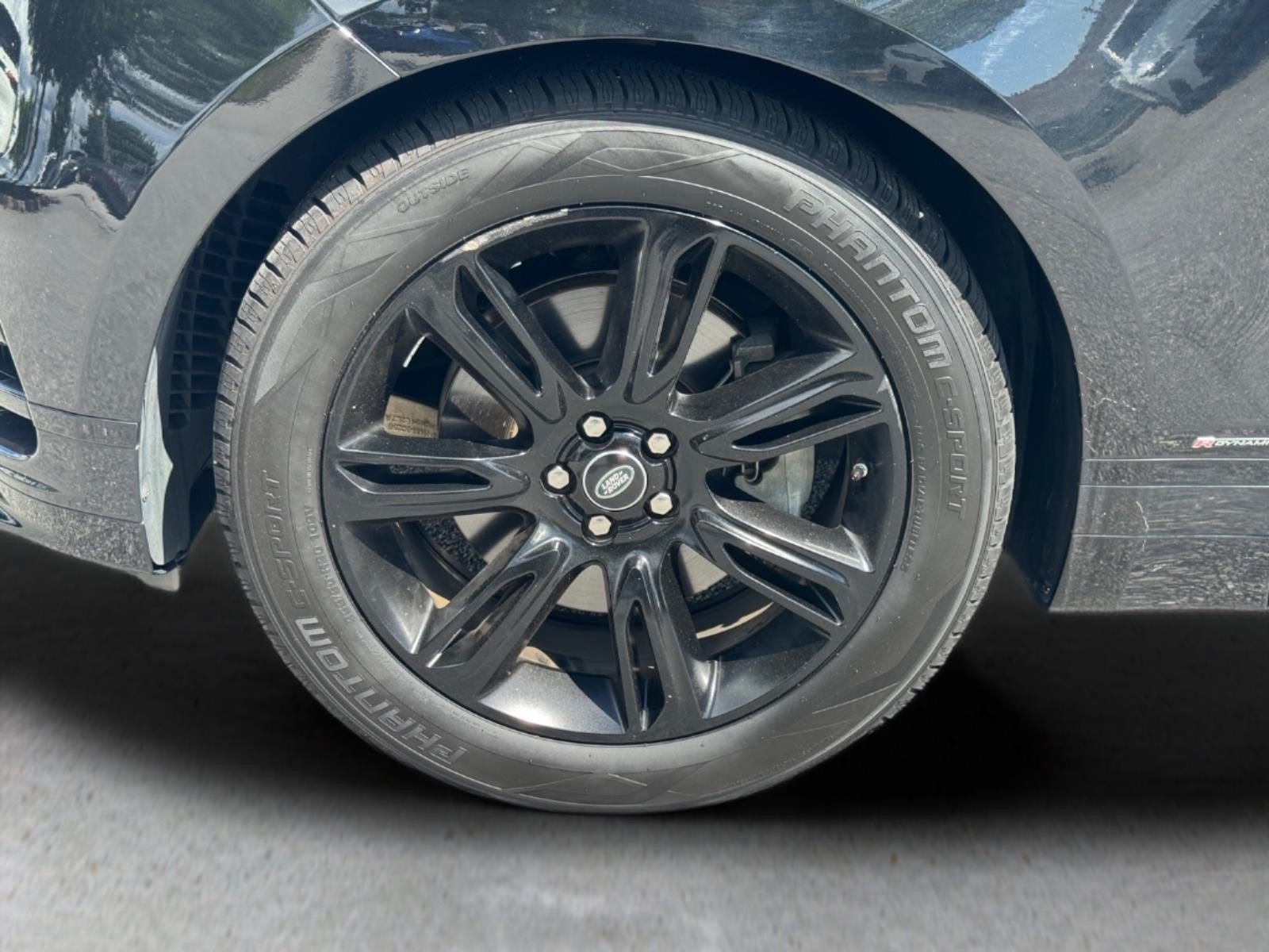 Used 2020  Land Rover R-Dynamic S image 9