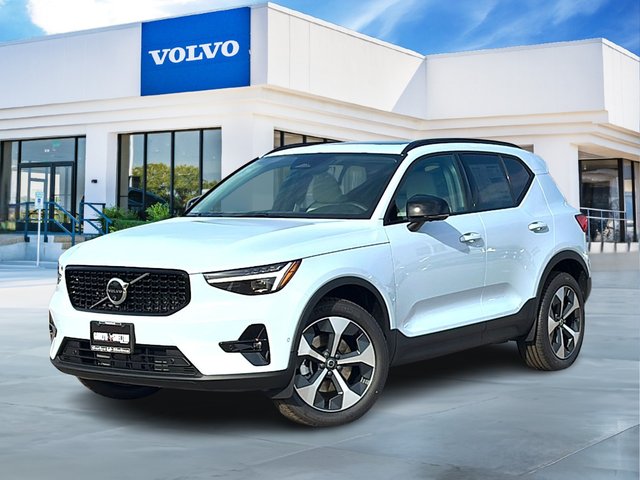 2026 Volvo XC40 Plus