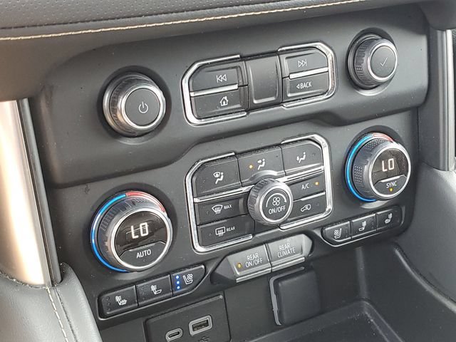 2024 Chevrolet Suburban Premier - Photo 17