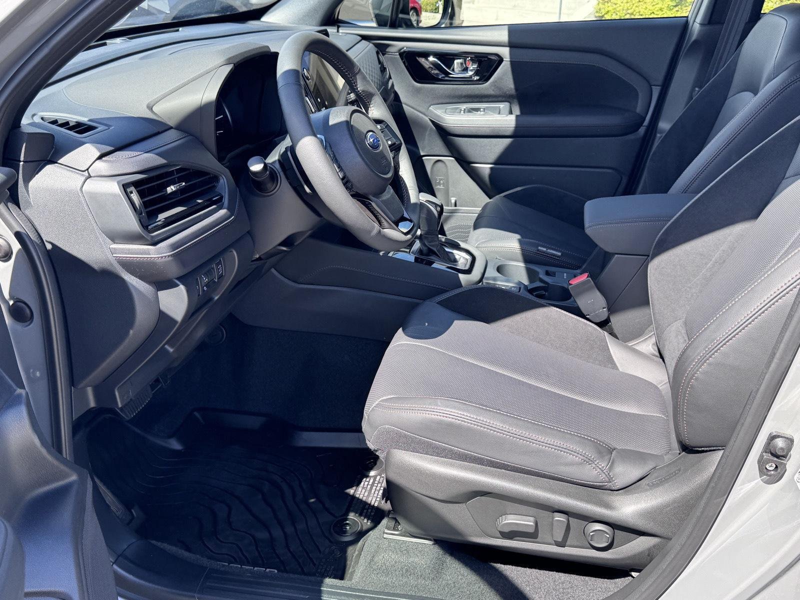 2025 Subaru Forester Touring - Photo 27