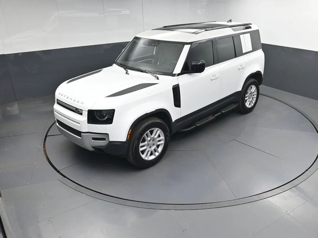 Certified Used 2025 White Land Rover S image 31