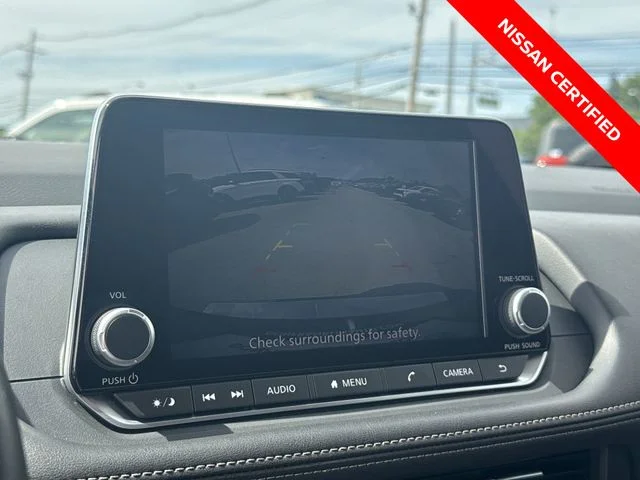 Used 2024 Beige/tan Nissan SV image 17