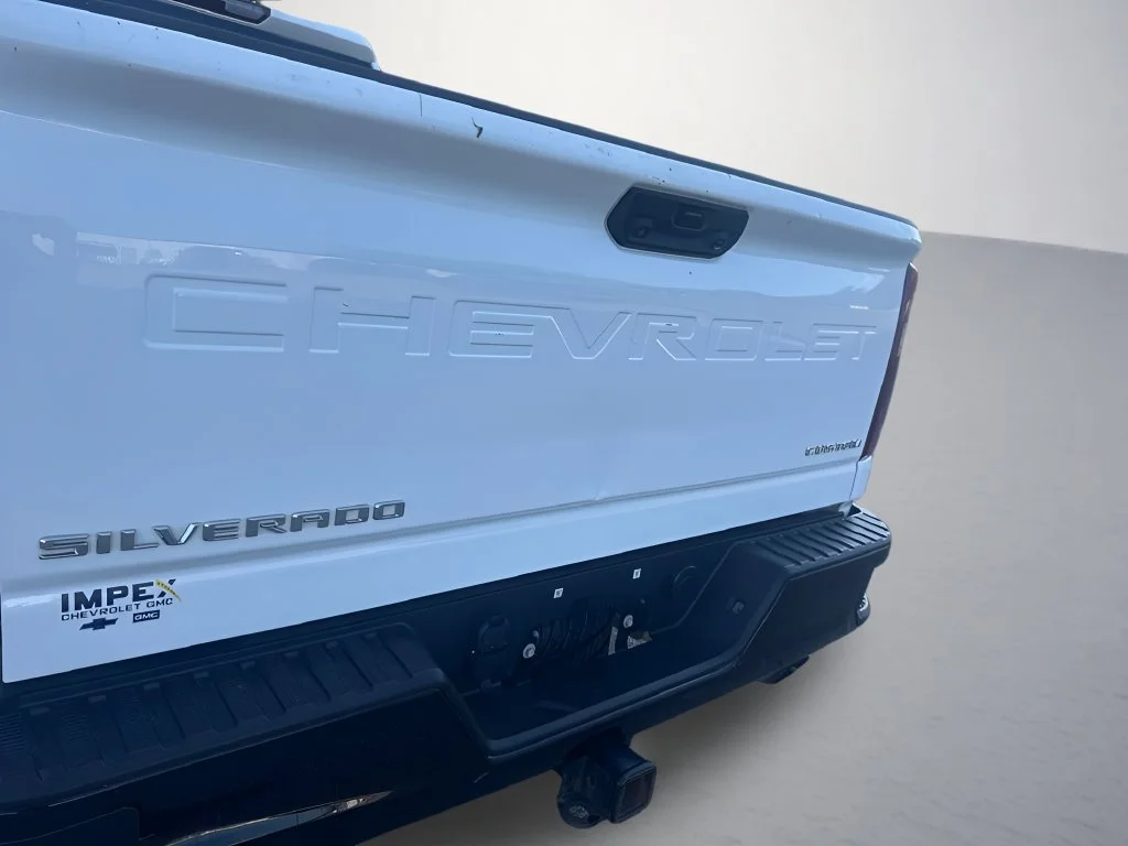 Used 2021 SUMMIT WHITE Chevrolet Custom image 30