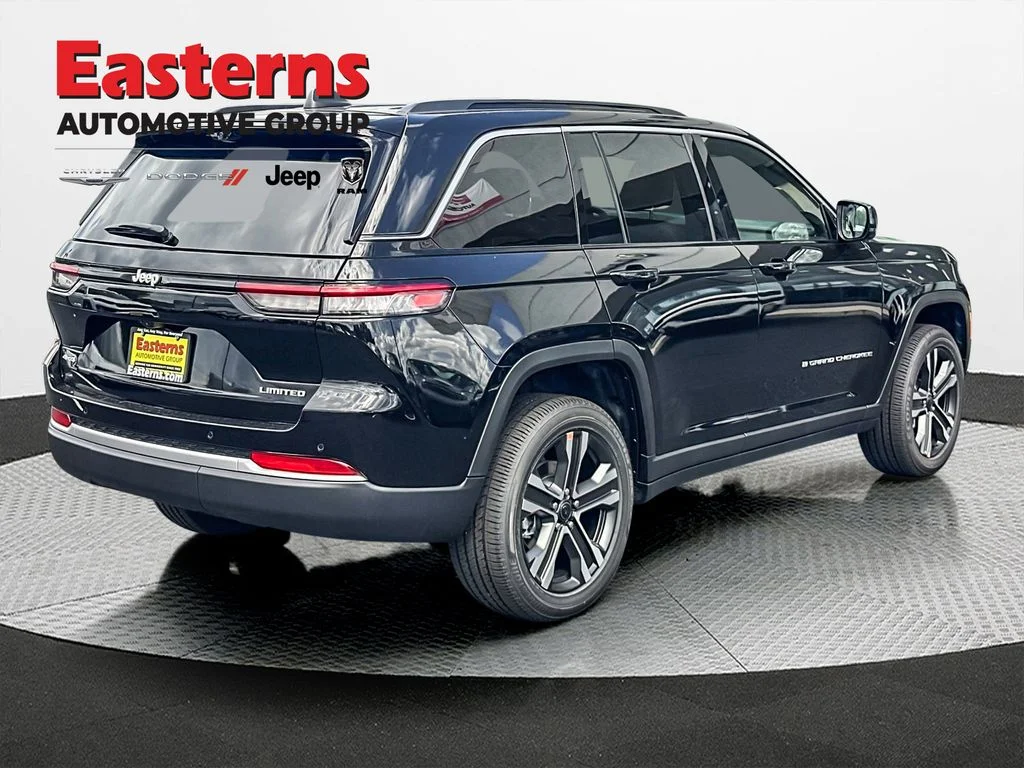 New 2027 High Gloss Black Jeep Limited image 4
