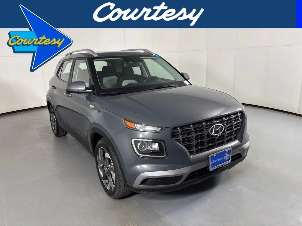 Used 2025 Gray Hyundai SEL image 1