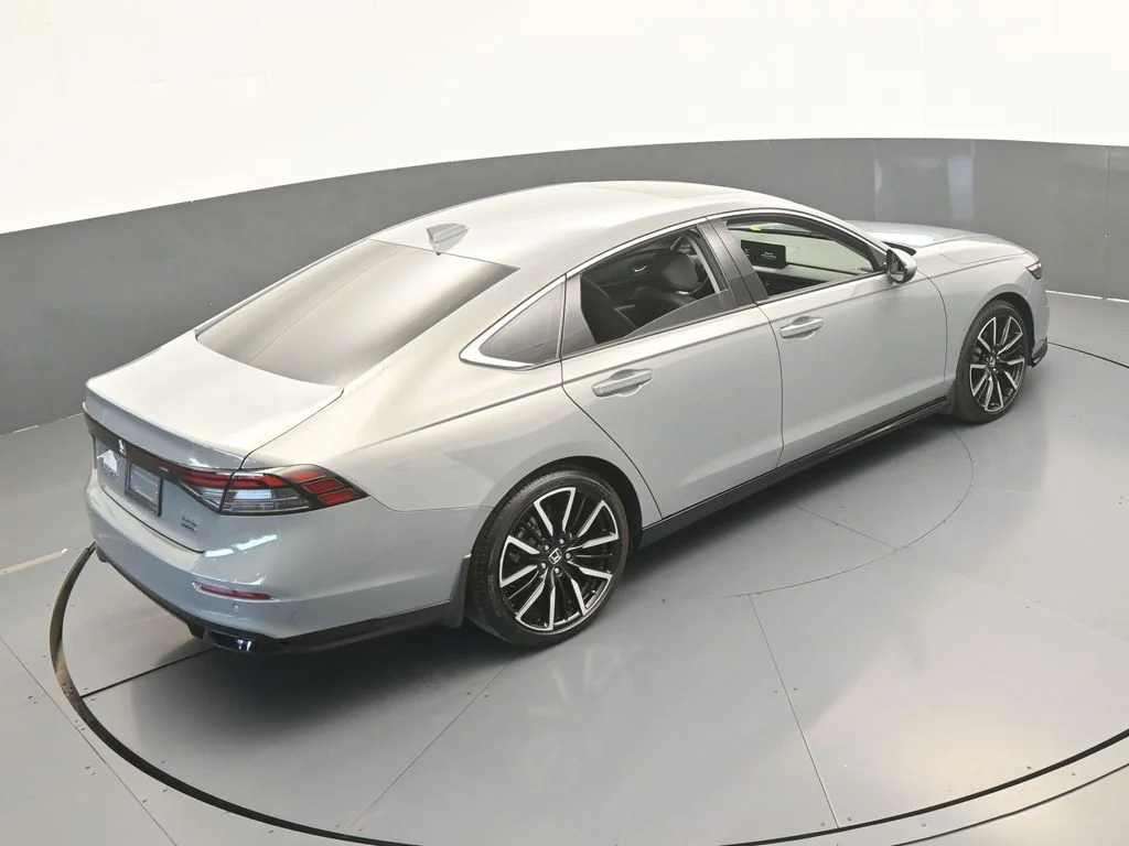 Used 2024 Solar Silver Metallic Honda Touring image 48
