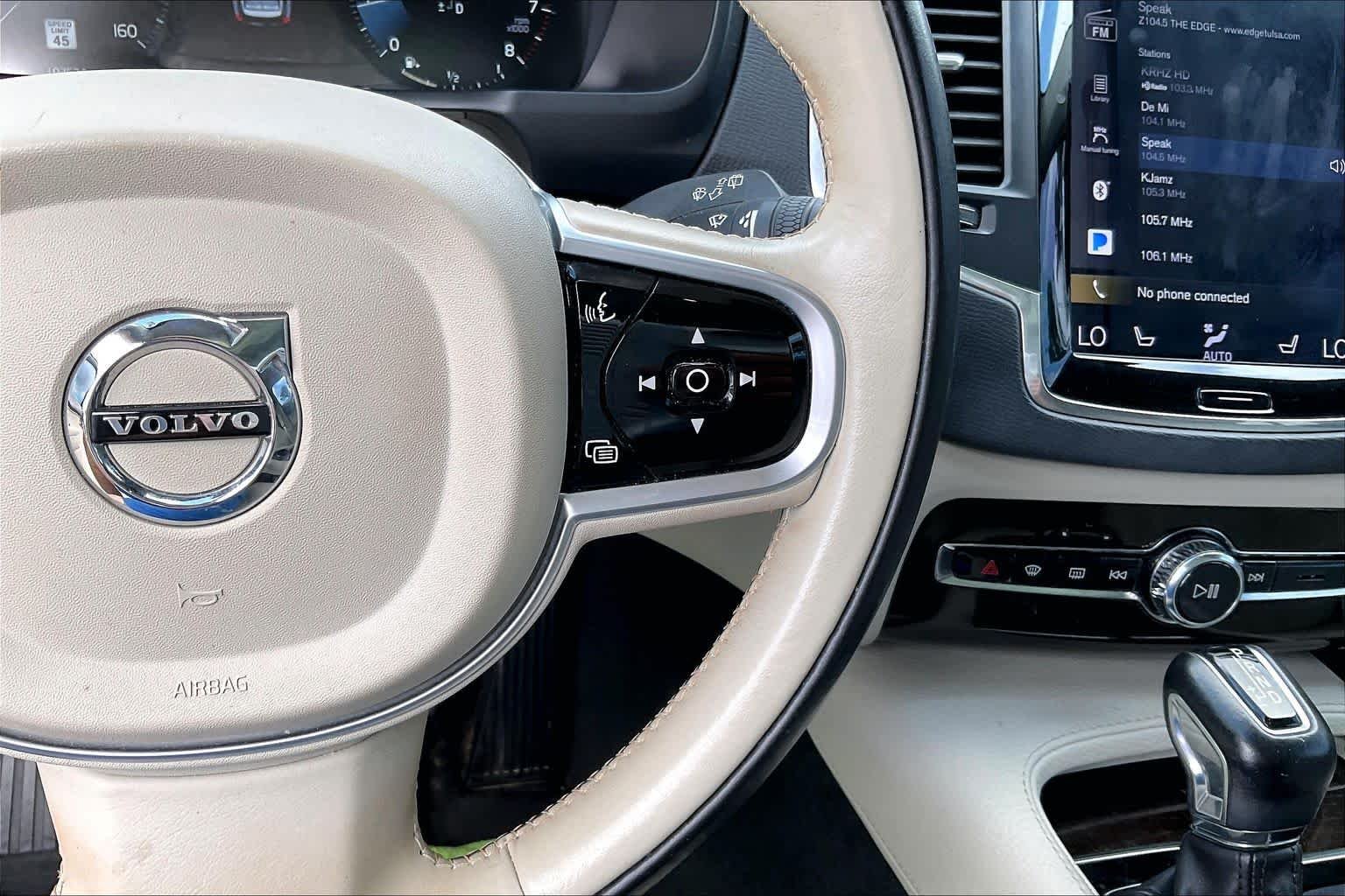 Used 2019 Crystal White Pearl Metallic Volvo Momentum image 24