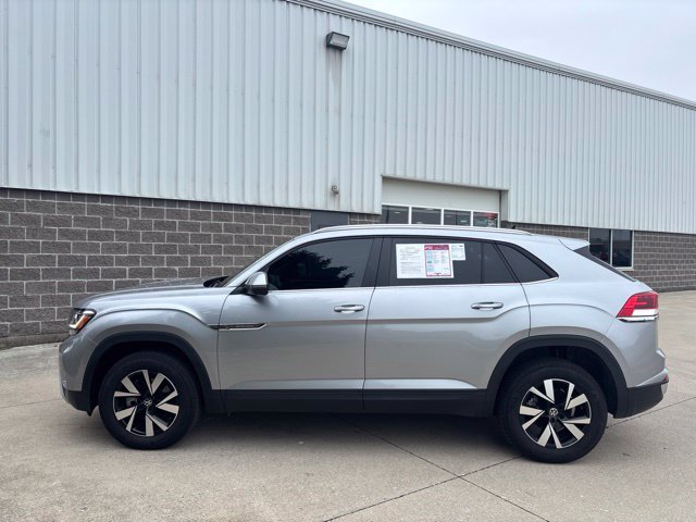 Used 2023 Pyrite Silver Metallic Volkswagen 2.0T SE image 9