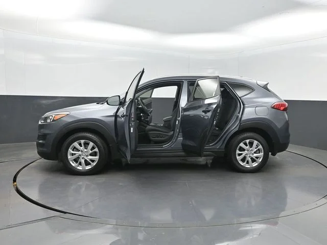 Used 2021 Gray Hyundai Value image 40