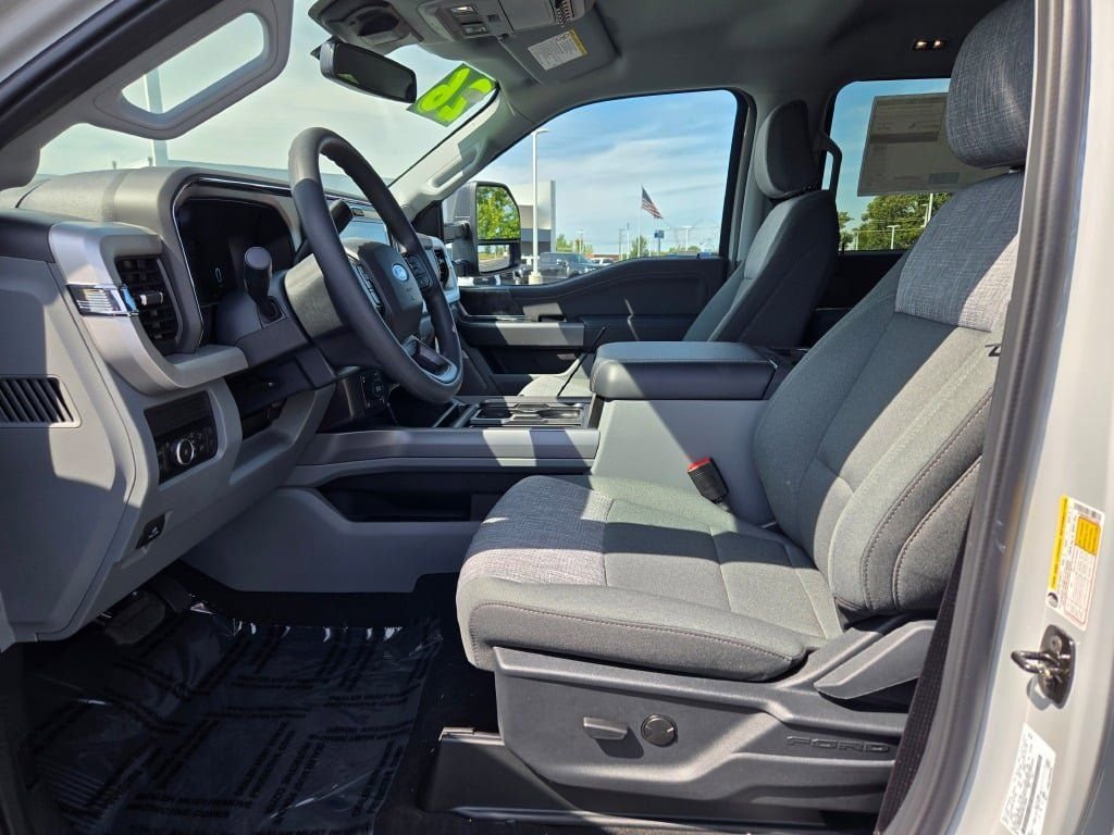 2026 Ford F-350 Super Duty XLT - Photo 21