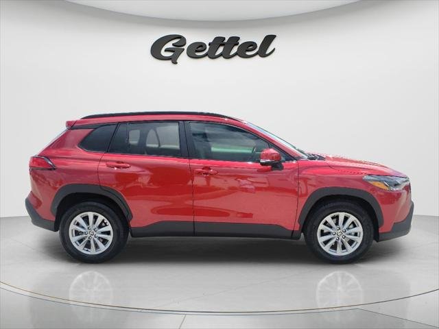 Certified Used 2022 BARCELONA RED MET. Toyota  image 4