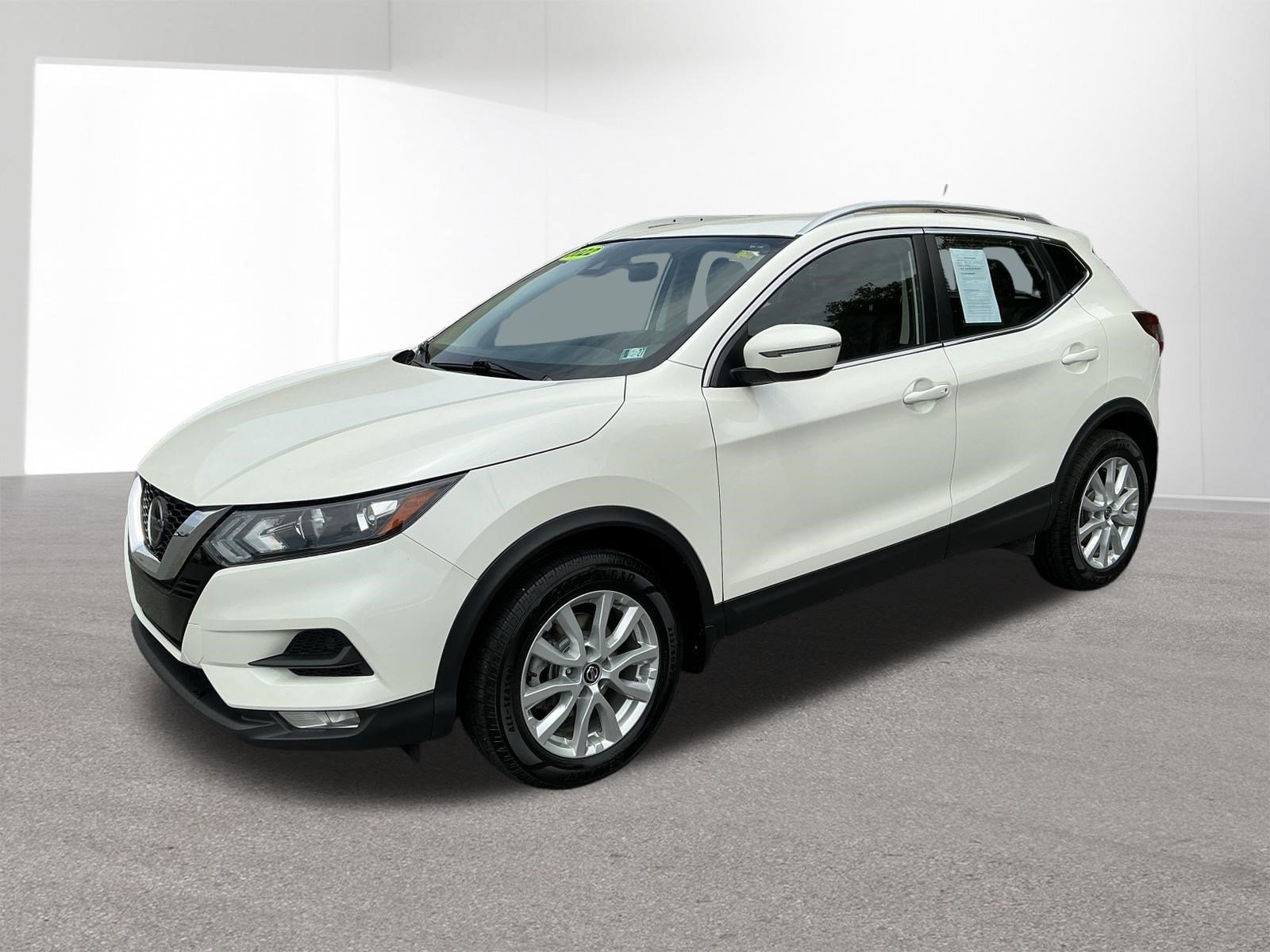 Used 2022 Pearl White Tricoat Nissan SV image 7