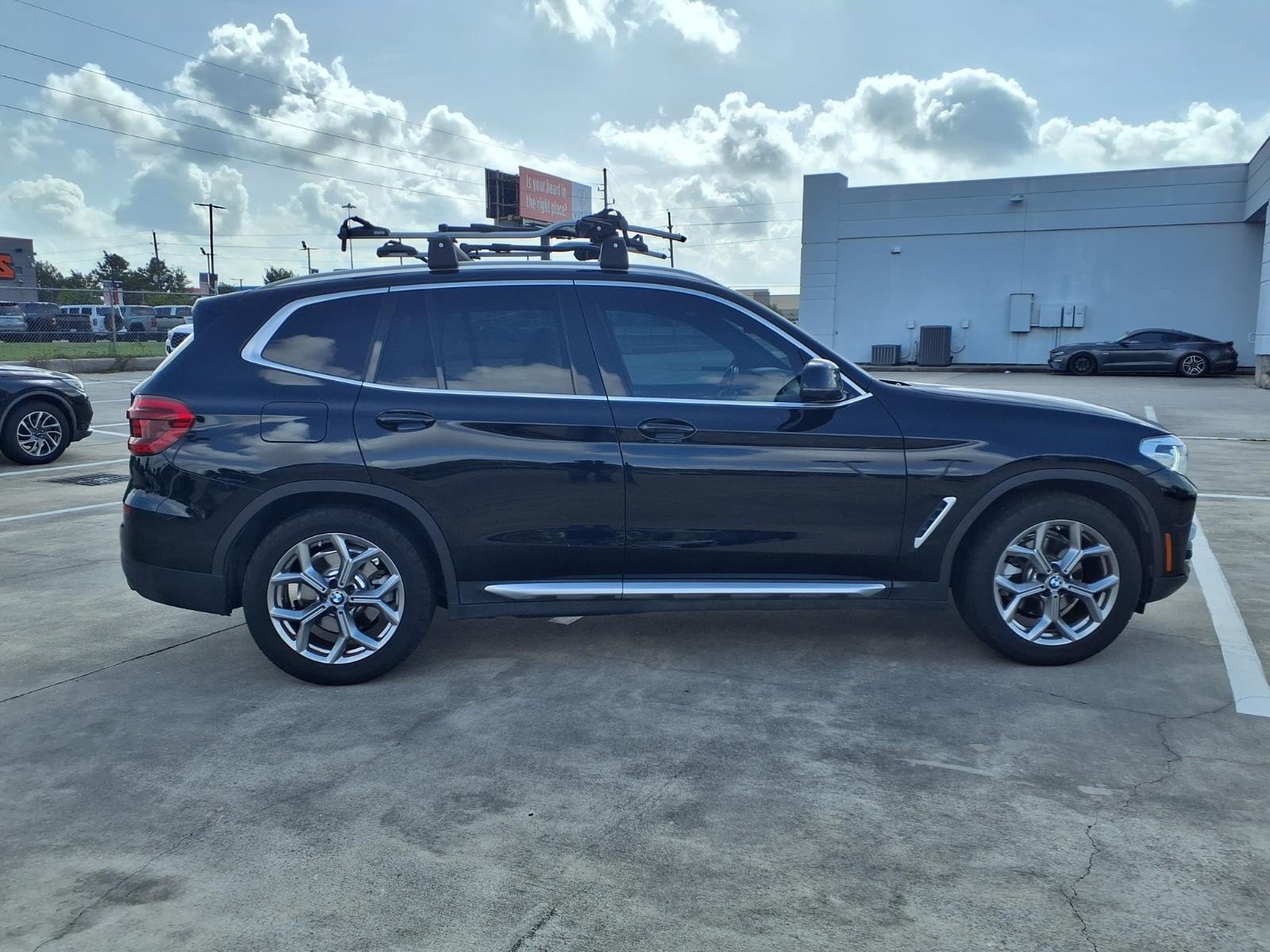 Used 2021 Jet Black BMW sDrive30i image 4
