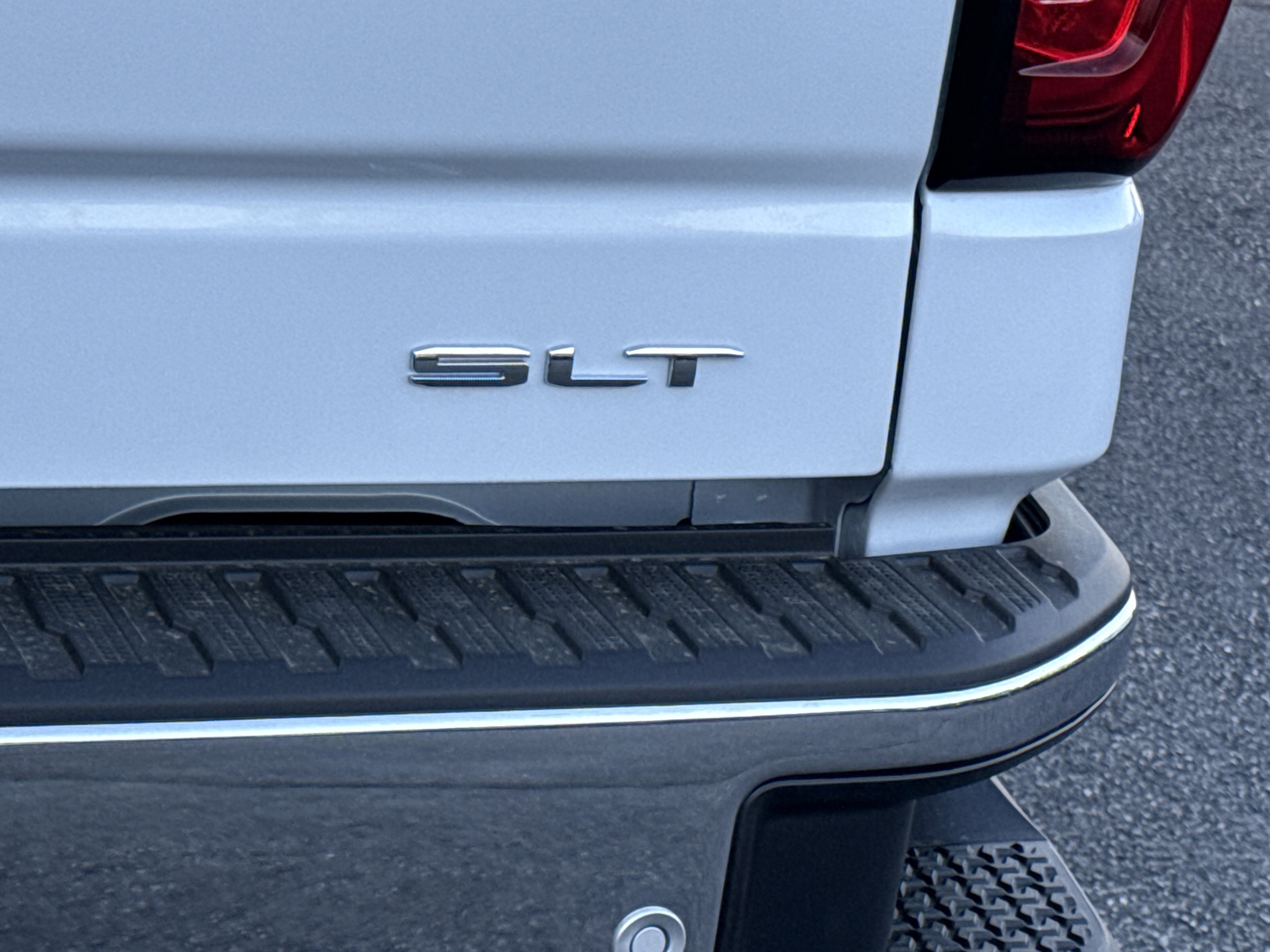 2026 GMC Sierra 1500 SLT - Photo 10