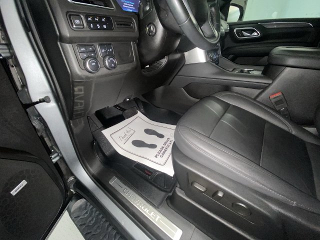 Used 2023 Gray Chevrolet Z71 image 12