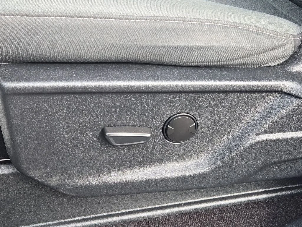 Used 2021 Oxford White Ford XLT image 26