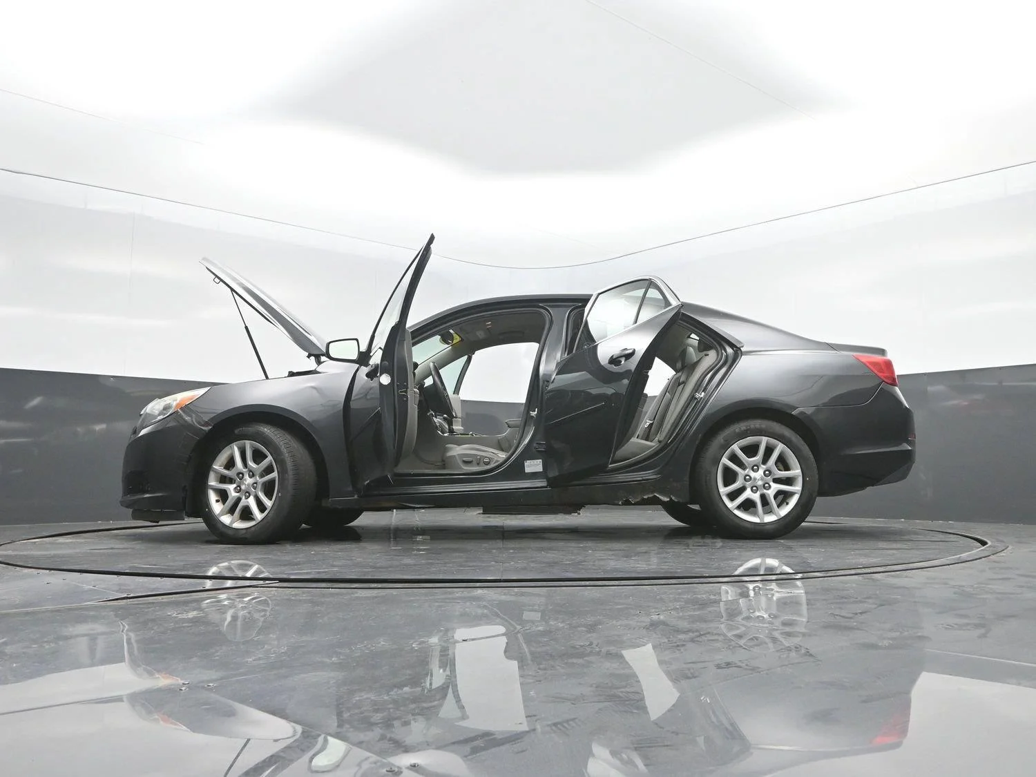 Used 2015 ASHEN GRAY METALLIC Chevrolet LT image 42