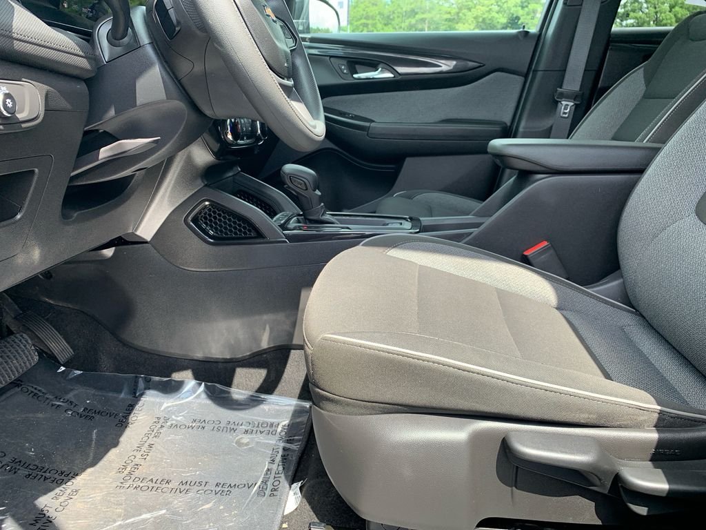 Used 2025 Black Chevrolet LT image 22