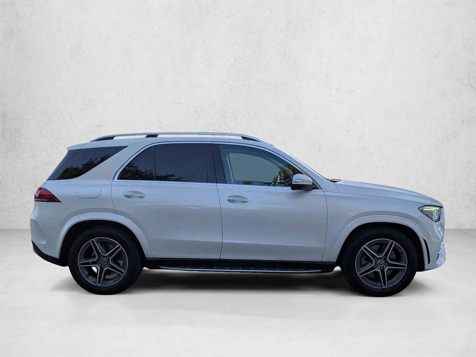 Used 2022 Manufaktur Diamond White Bright Mercedes-Benz GLE 450 image 4