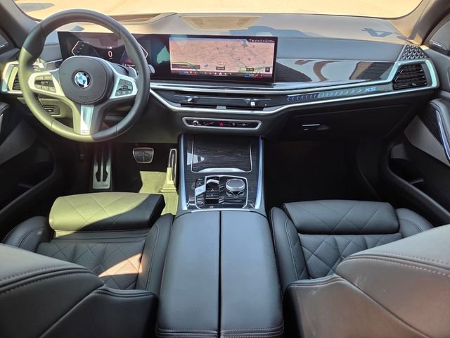Used 2024 Gray BMW xDrive40i image 15