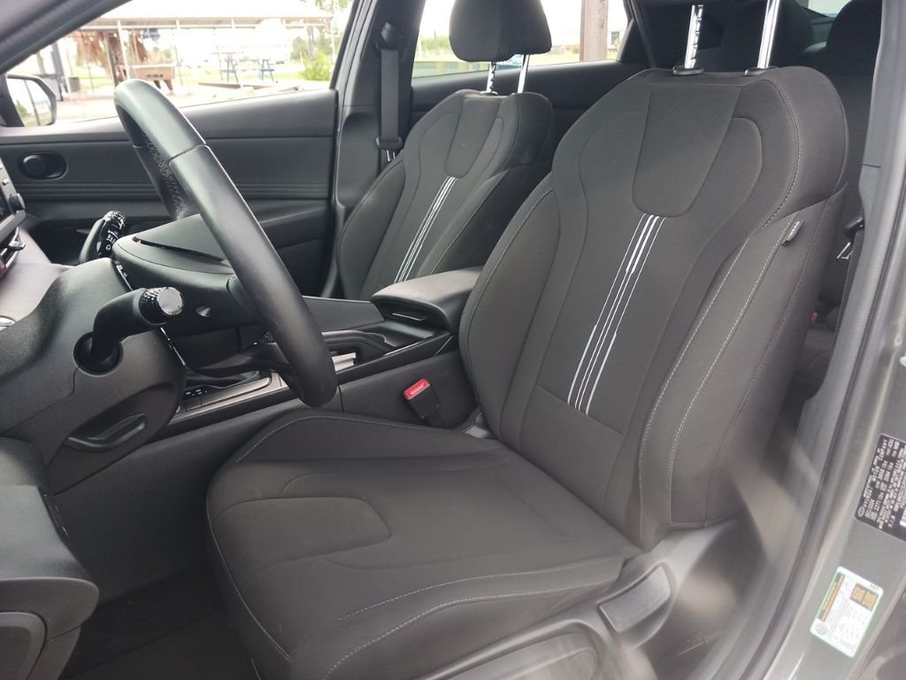 2025 Hyundai Elantra SEL - Photo 10