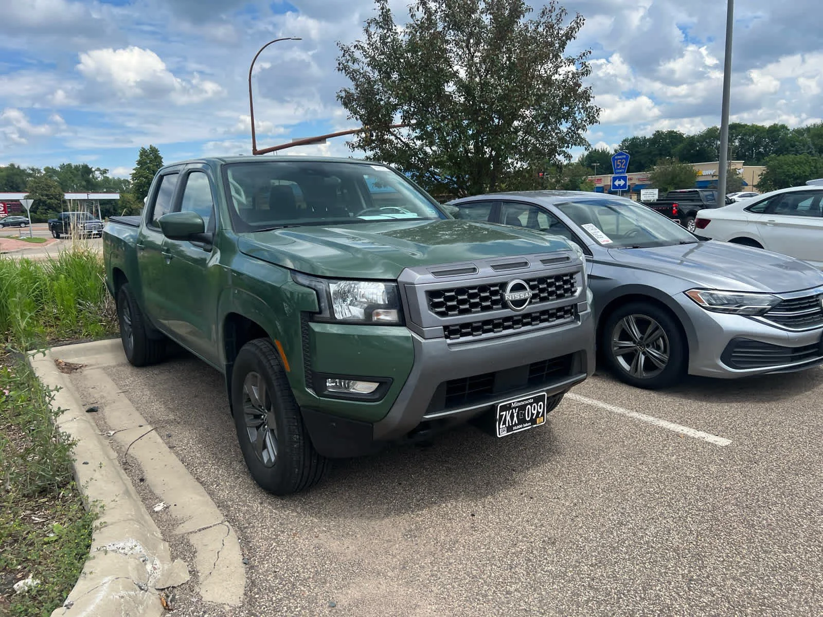 Used 2025 Nissan Frontier SV with VIN 1N6ED1EK1SN601866 for sale in Brooklyn Center, Minnesota