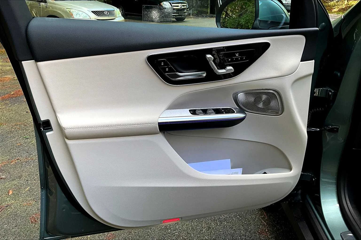 New 2026 Verde Silver Metallic Mercedes-Benz GLC 300 image 12