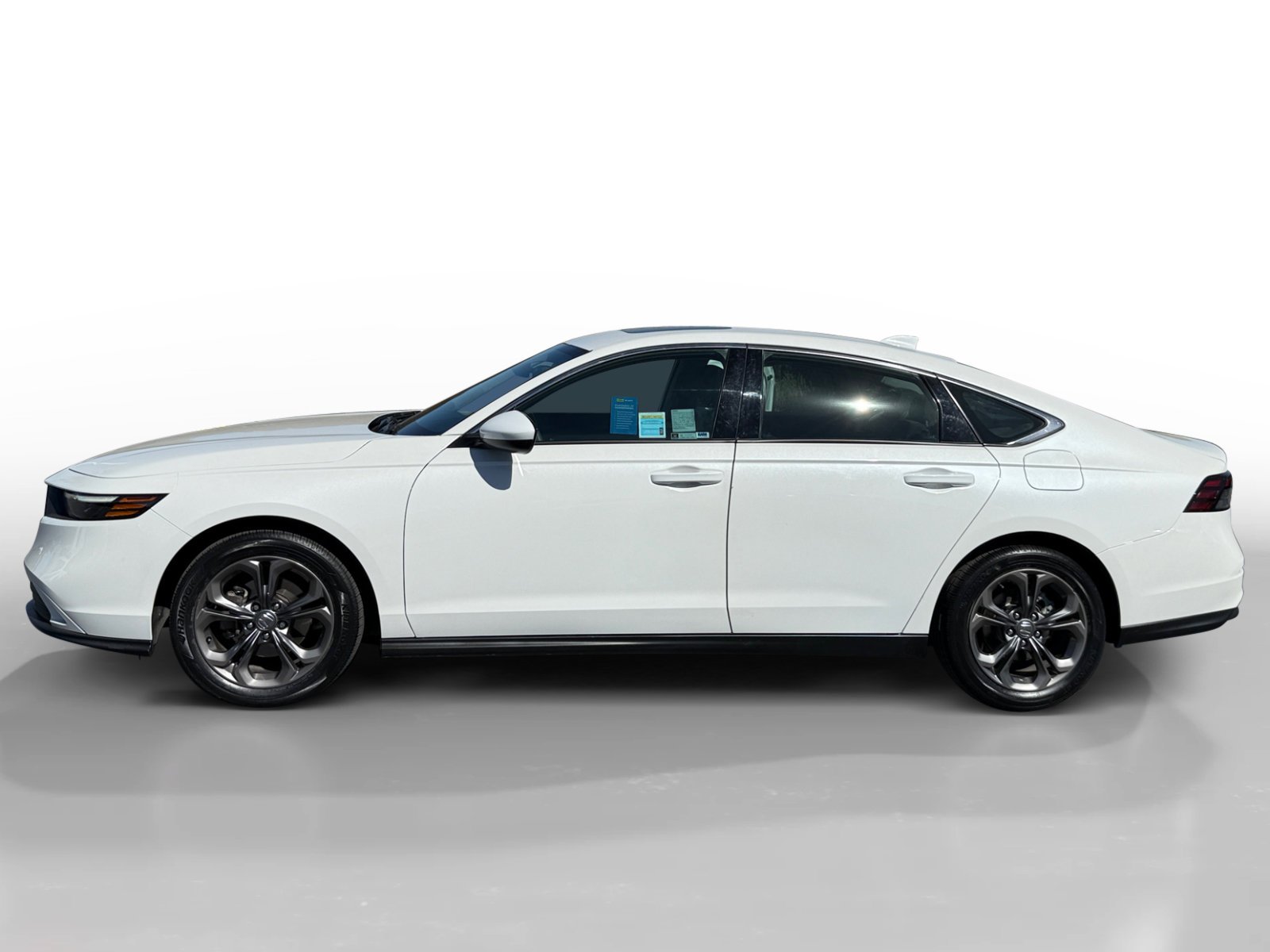 Used 2023 Platinum White Pearl Honda EX image 22