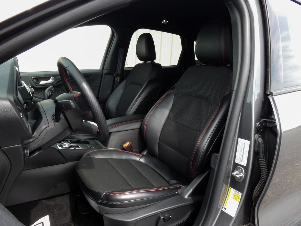 Used 2025 Gray Ford ST-Line image 6