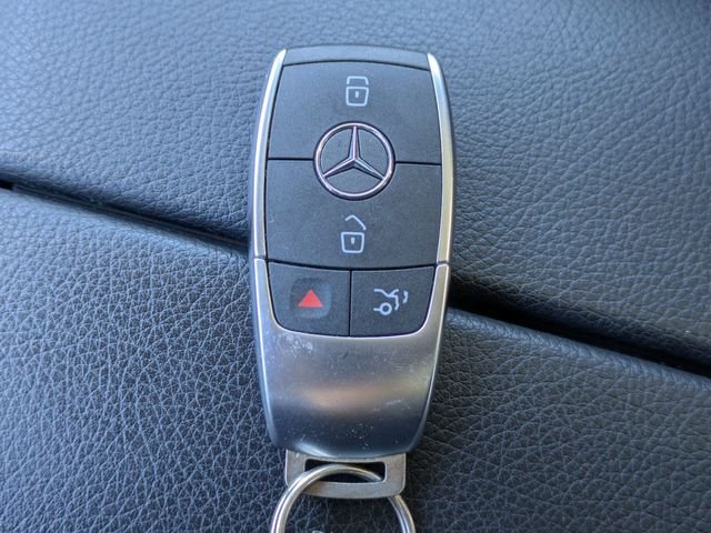 Used 2022 Gray Mercedes-Benz GLC 300 image 32