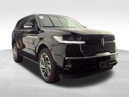 Used 2025 Black Lincoln Reserve image 2