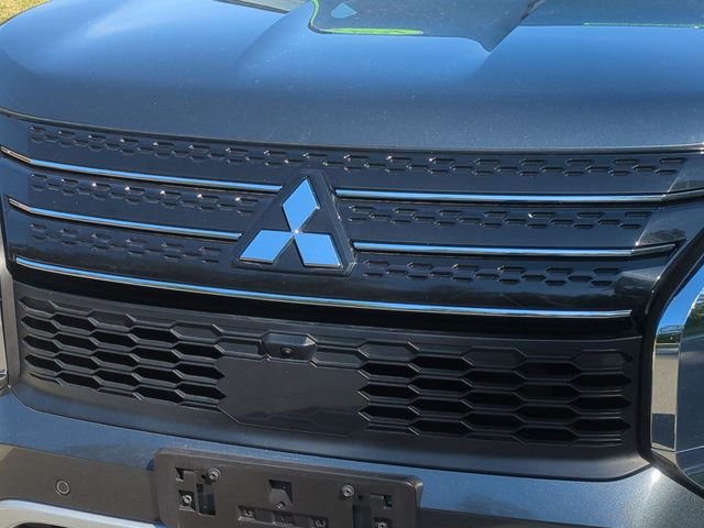 Used 2024  Mitsubishi SE Black Edition image 24