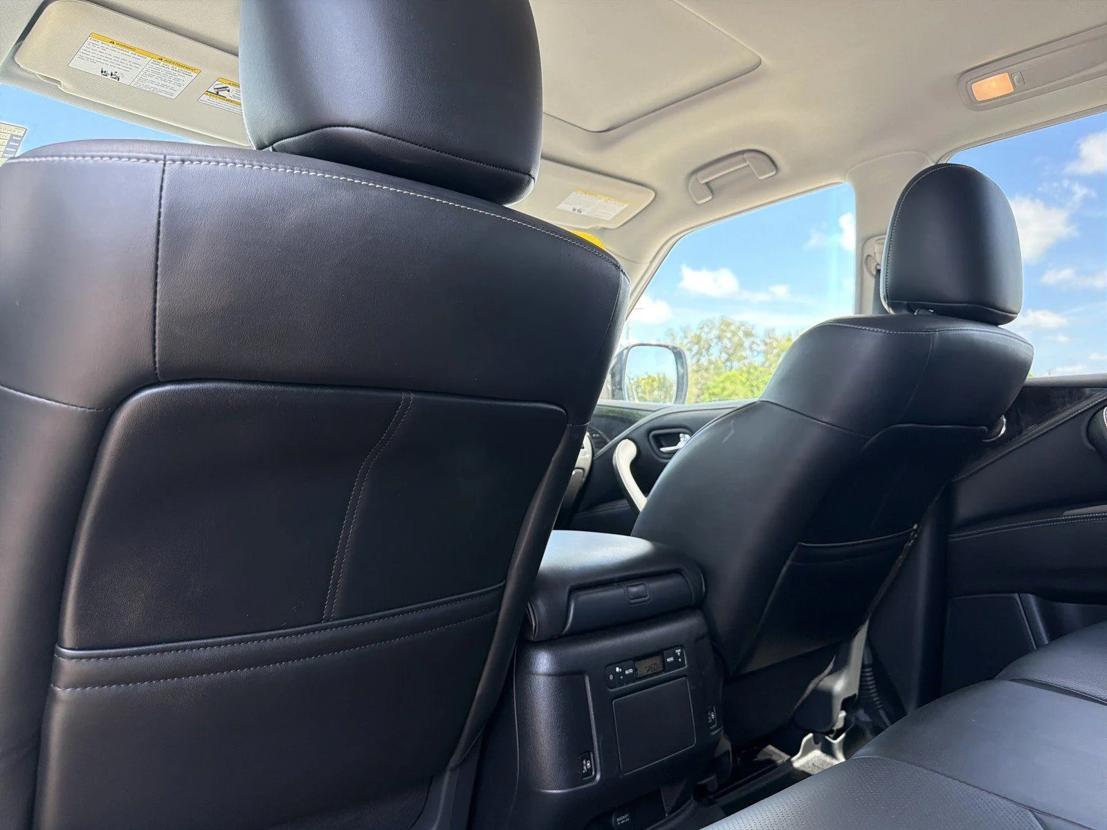 Used 2022 Gray INFINITI LUXE image 19