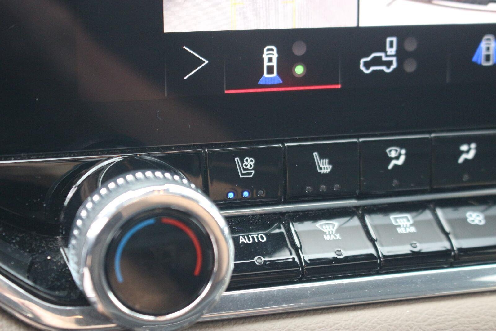 Used 2024 Summit White GMC Denali image 27