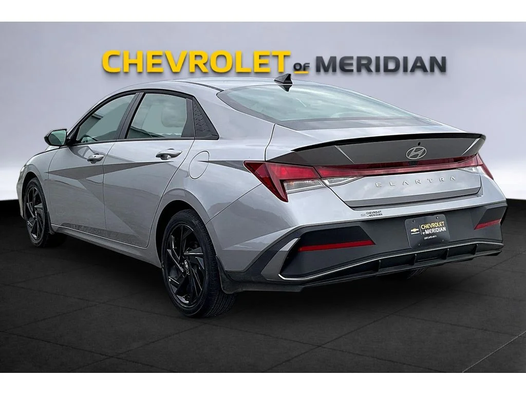 Used 2026 Gray Hyundai SEL Sport image 2