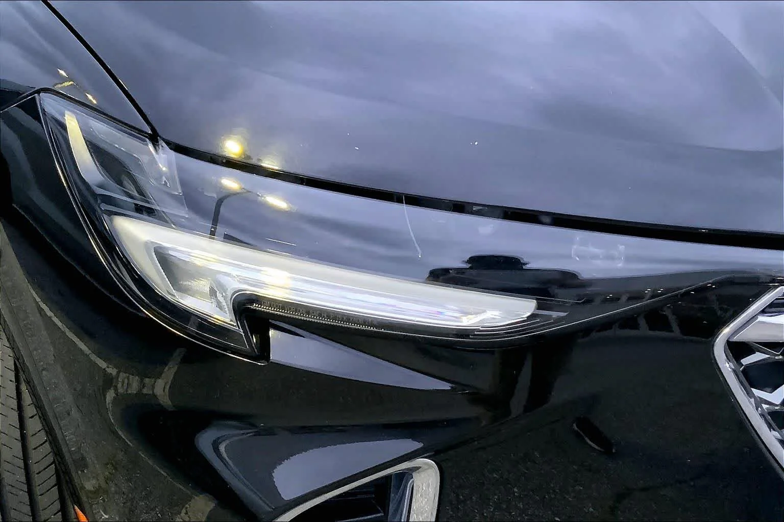 Used 2022 Ebony Twilight Metallic Buick Avenir image 26
