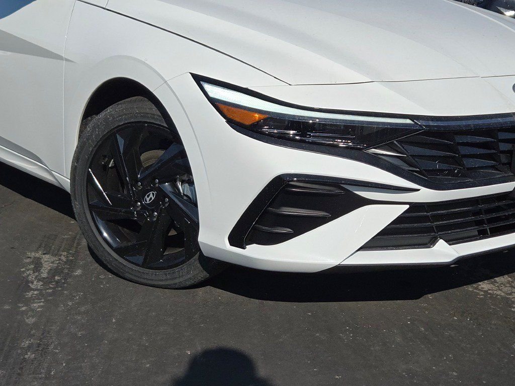 New 2026 White Hyundai SEL Sport image 3