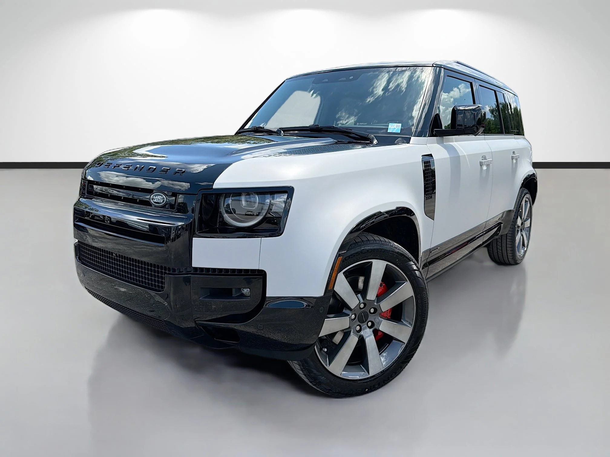 2026 Land Rover Defender 110 X P400's photo