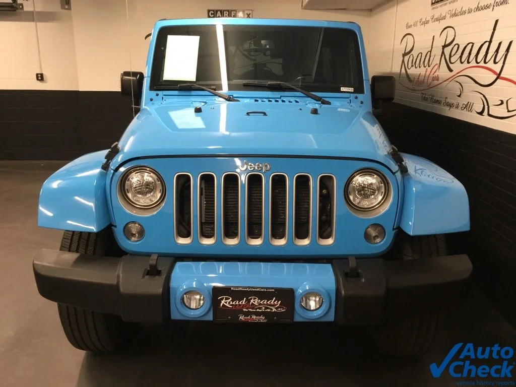 Used 2018 Blue Jeep Unlimited Sahara image 4