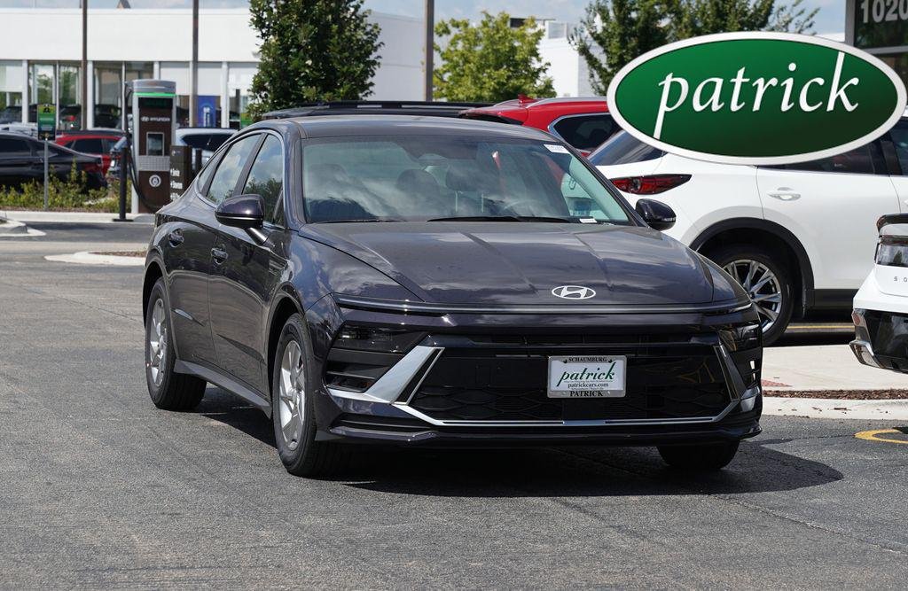 New 2026 Carbon Blue Hyundai SE image 1