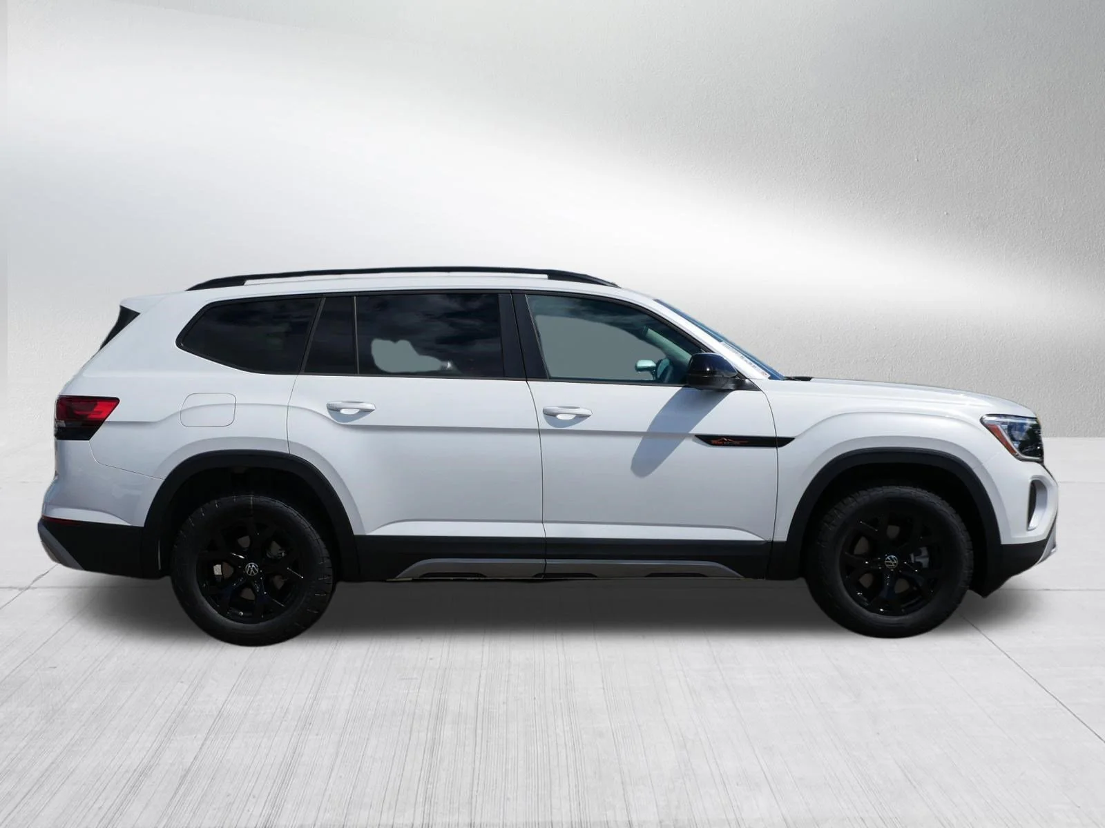 New 2026 Opal White Pearl Volkswagen 2.0T Peak Edition image 2
