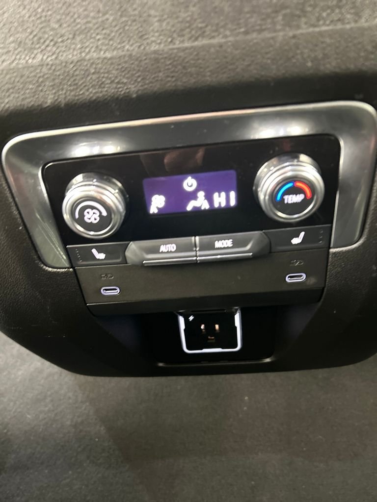 Used 2025 White GMC Denali image 20