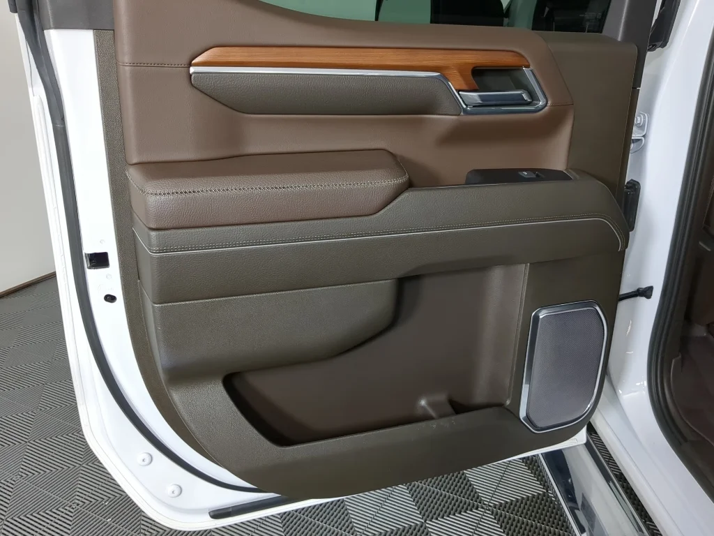 Used 2022 White GMC Denali image 16