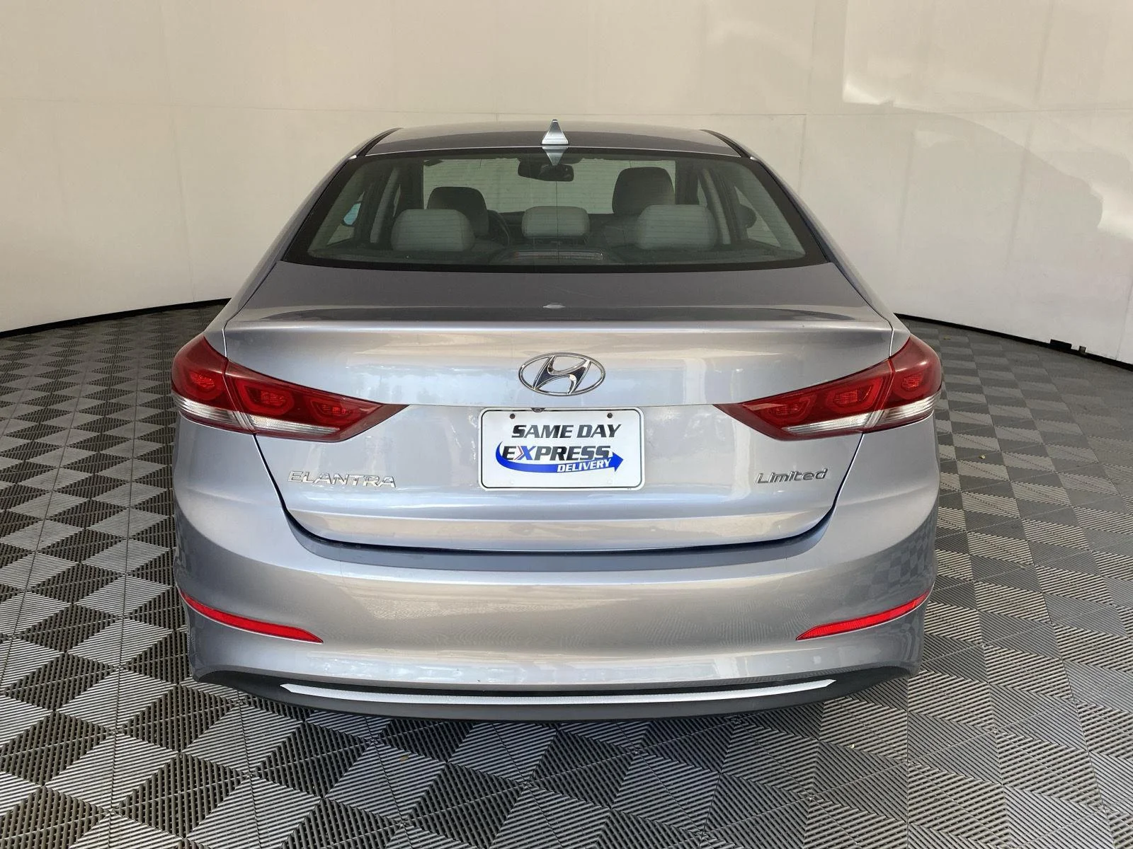 Used 2017 Shale Gray Metallic Hyundai Limited image 6
