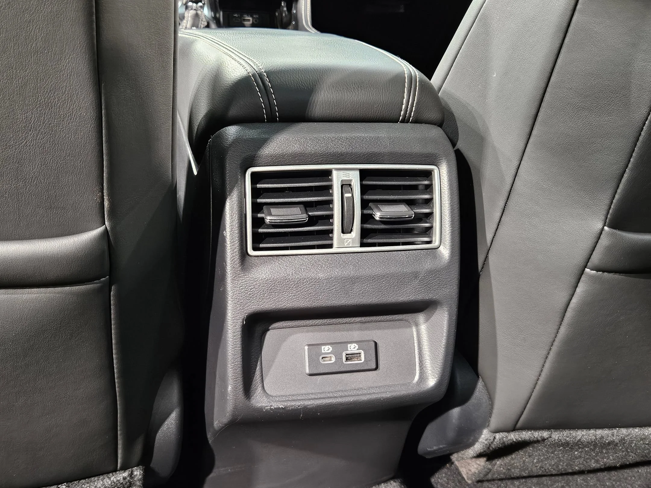 Used 2020 Super Black Nissan Platinum image 37